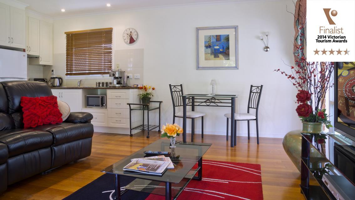 Lakeside Cottage Luxury B&B Mount Dandenong Kültér fotó