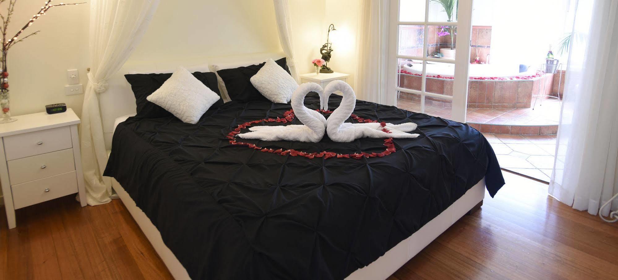 Lakeside Cottage Luxury B&B Mount Dandenong Kültér fotó